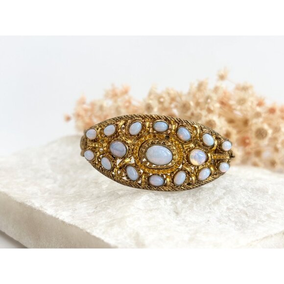 Faux Opal Gemstone Gold Toned Textured Chunky Vintage Bracelet Costume Bracelet - Picture 14 of 16